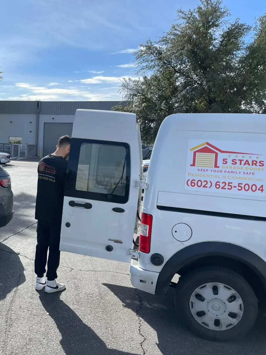 logo for 5 stars garage doors